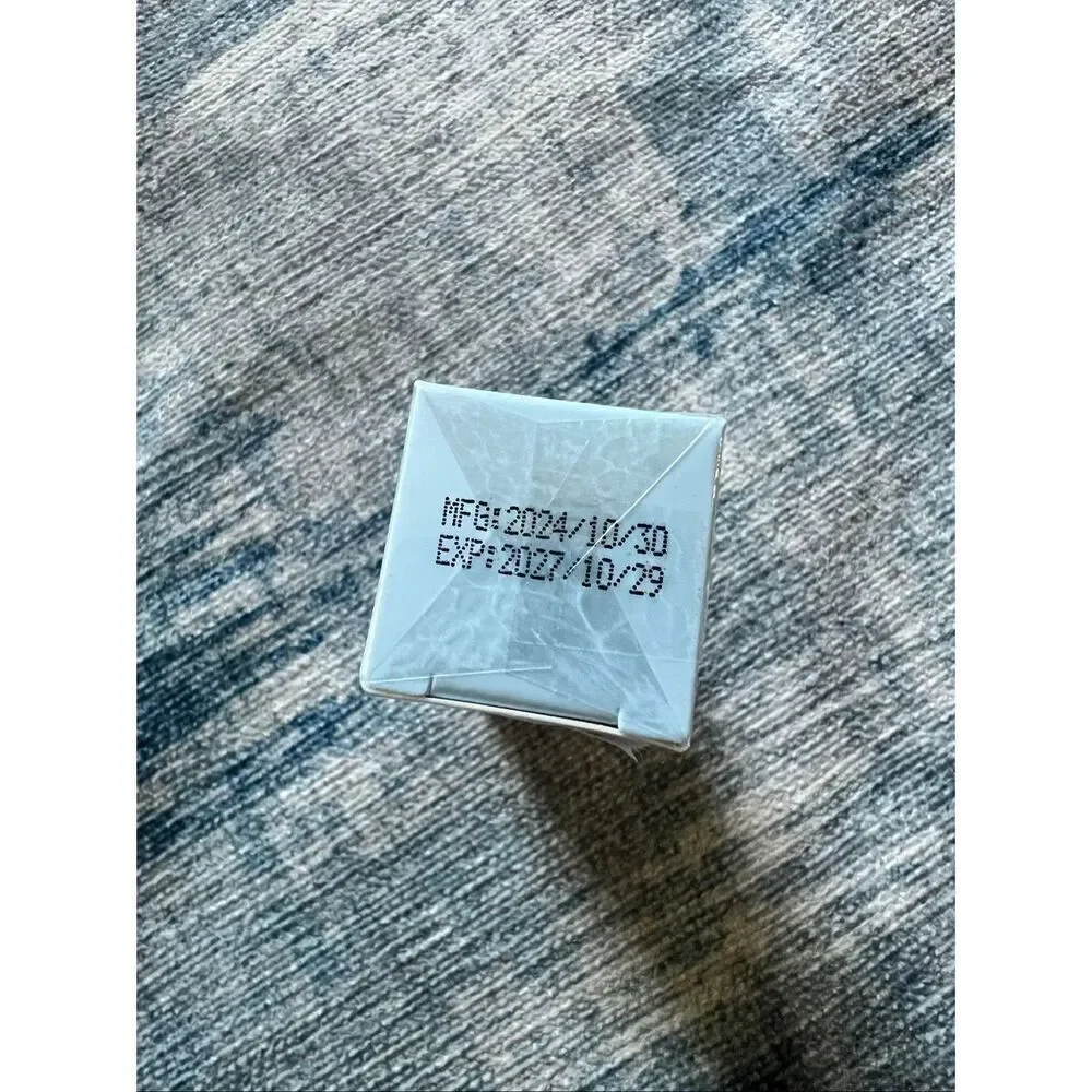 NIB! Vibrant Glamour Hyaluronic Acid Serum 15ML